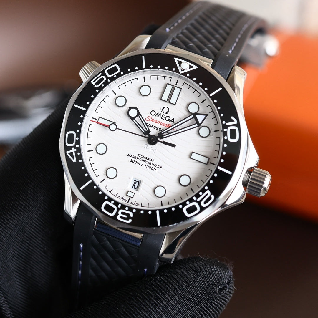 Omega Seamaster Diver 300M Weißes Zifferblatt