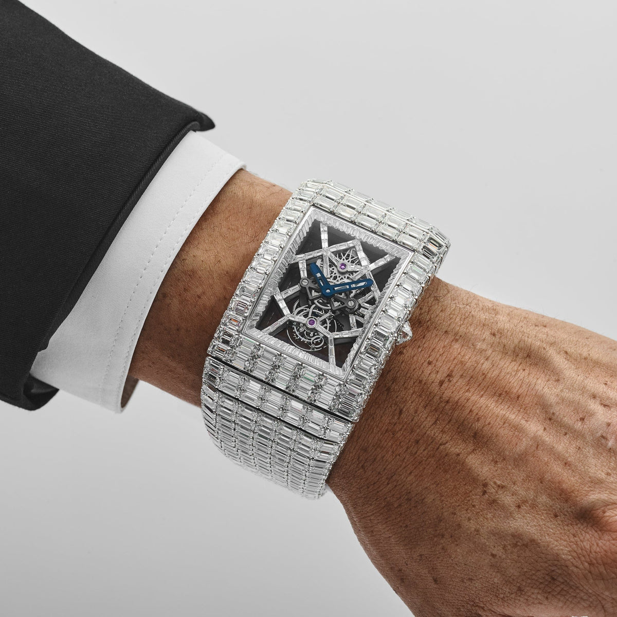 Jacob & Co. Billionaire III BL115.30.BD.AA.A30BD Tourbillon Weißgold Diamantbesatz Limitierte Auflage von 18